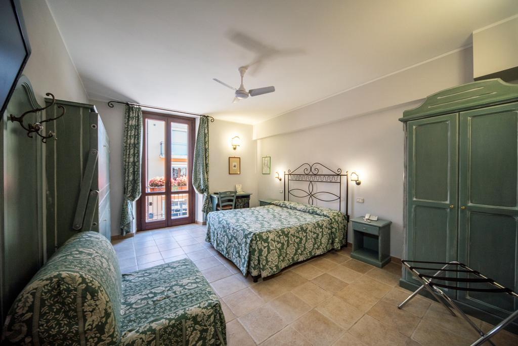 Hotel Il Tiglio (Adults Only) Castel Di Sangro Exterior photo